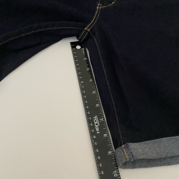 Levi Denim Shorts size 30 - Picture 2 of 9